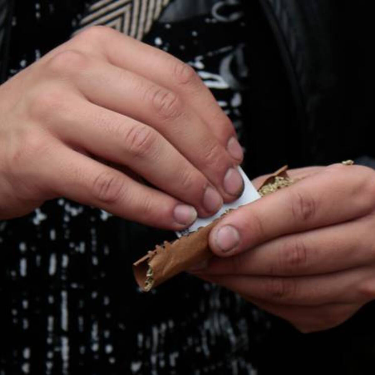 ¿Cómo funciona la penalización al porte y venta de drogas en el mundo?