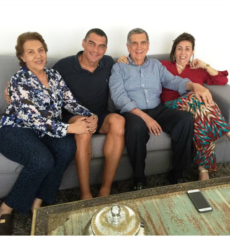 El deportista subió la foto a su instagram minutos después de salir de la clínica.