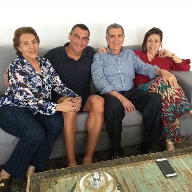 El deportista subió la foto a su instagram minutos después de salir de la clínica.