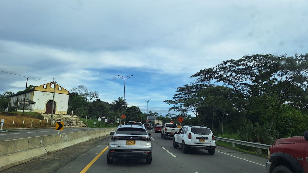 Restablecen paso a un carril en la vía Bucaramanga - Barrancabermeja