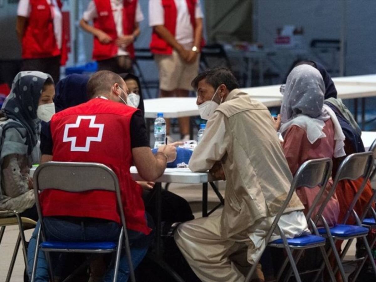 Cruz Roja confirma que no se irá de Afganistán tras llegada de Talibanes