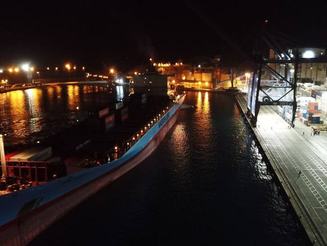 Puerto de Santa Marta al servicio del país de día y noche