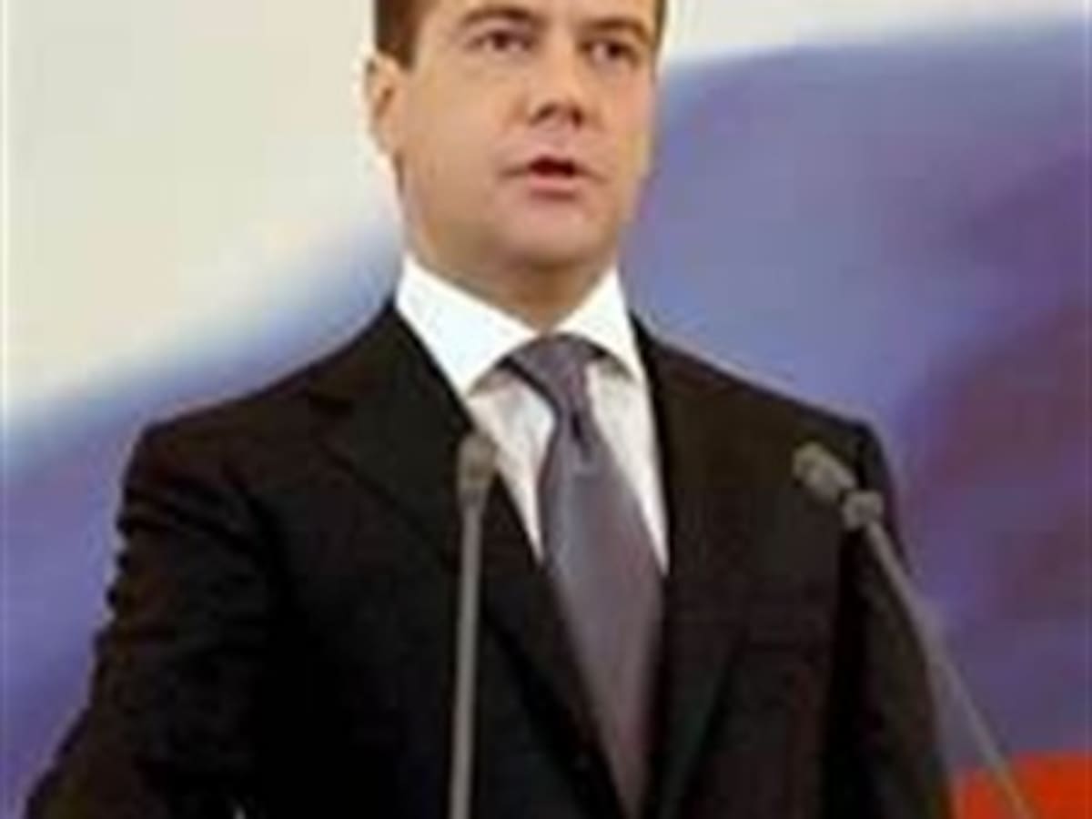 Primer Ministro ruso dice que las integrantes del grupo Pussy Riot deberían ser liberadas