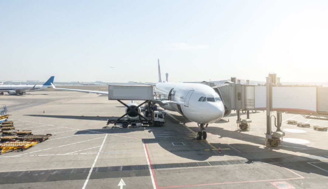 Proponen defensor para usuarios de transporte aéreo