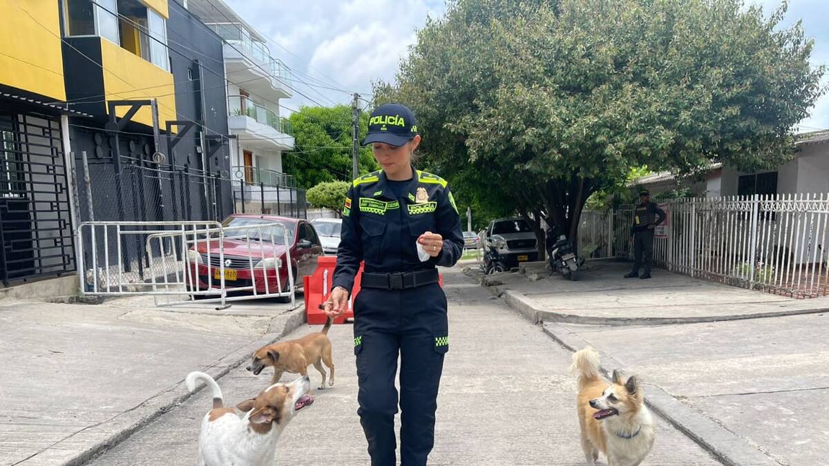 Jenny Zambrano, la subintendente de Bolívar que entiende a los perros