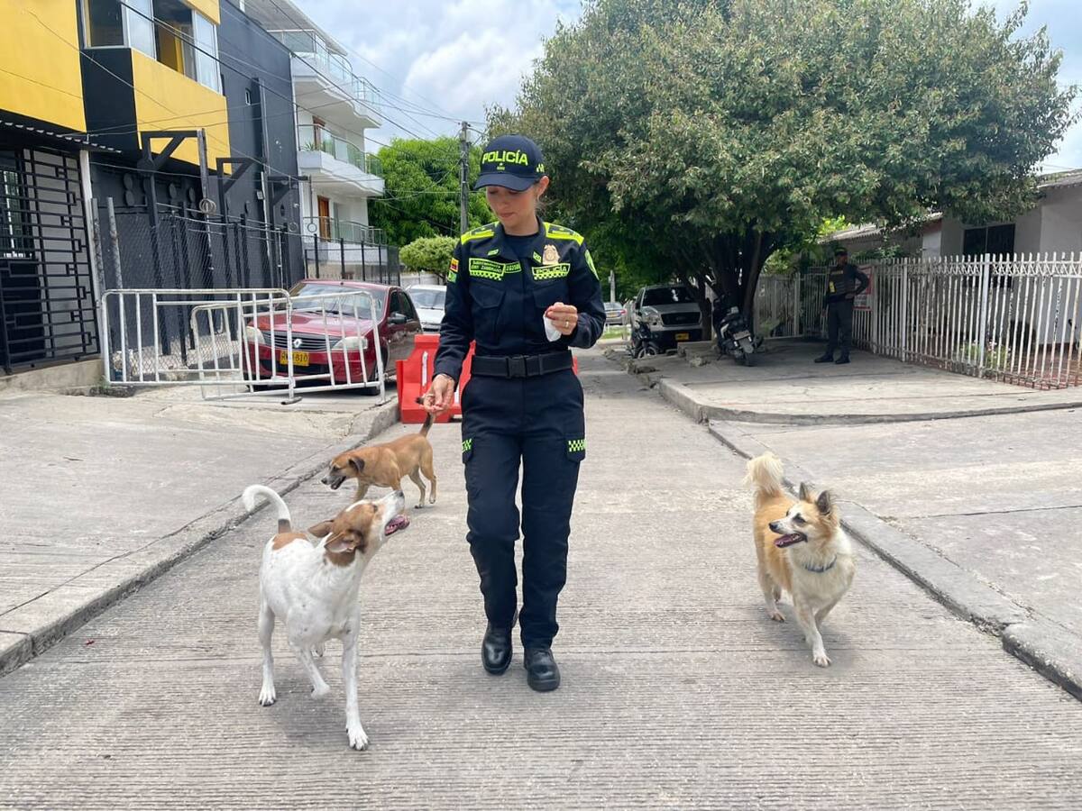 Jenny Zambrano, la subintendente de Bolívar que entiende a los perros