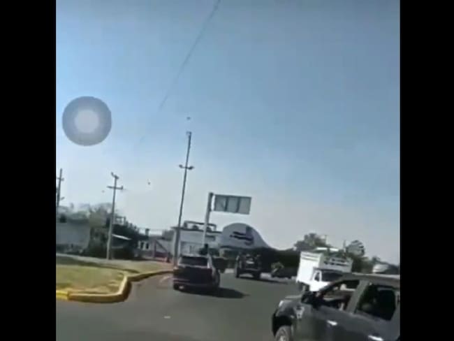 El insólito video en el que militares mexicanos son perseguidos por narcos
