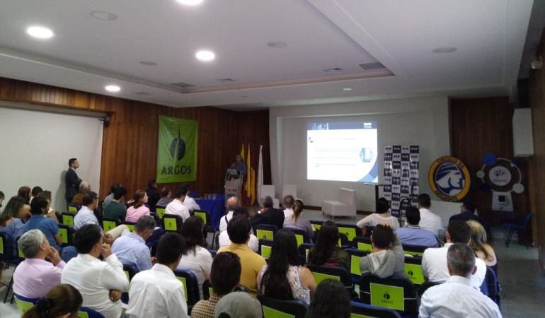 El Foro económico y de vivienda de desarrolló en la Cámara de Comercio de Ibagué. 