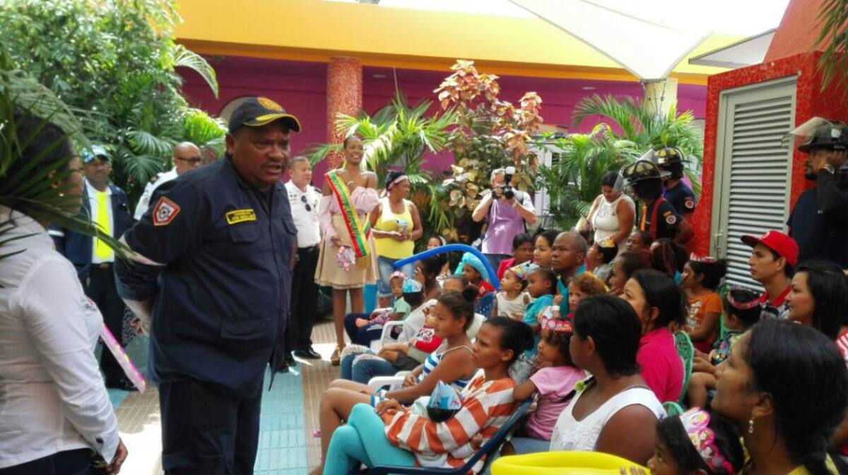 El cuerpo de bomberos también dijo presente en la jornada