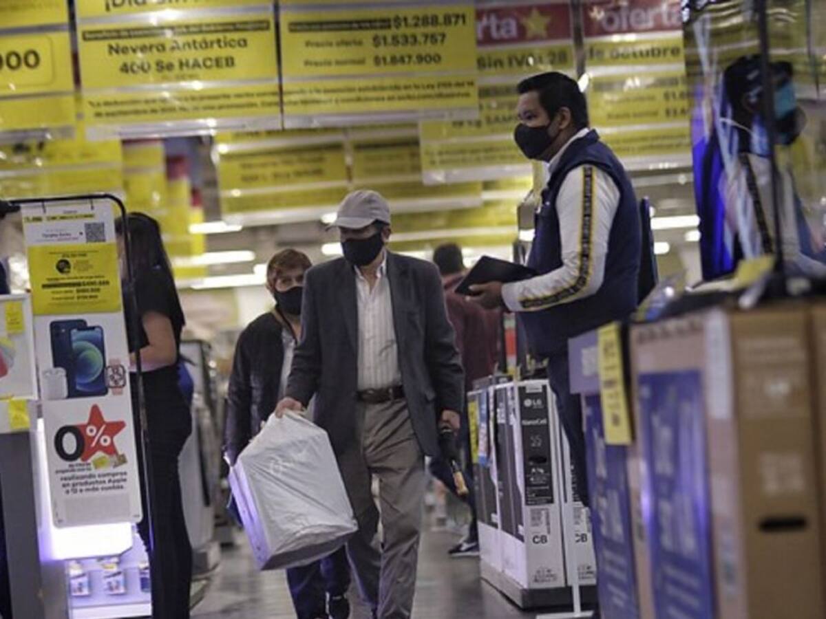 Confusiones, denuncias y descuentos en día Sin IVA en almacenes de cadenas