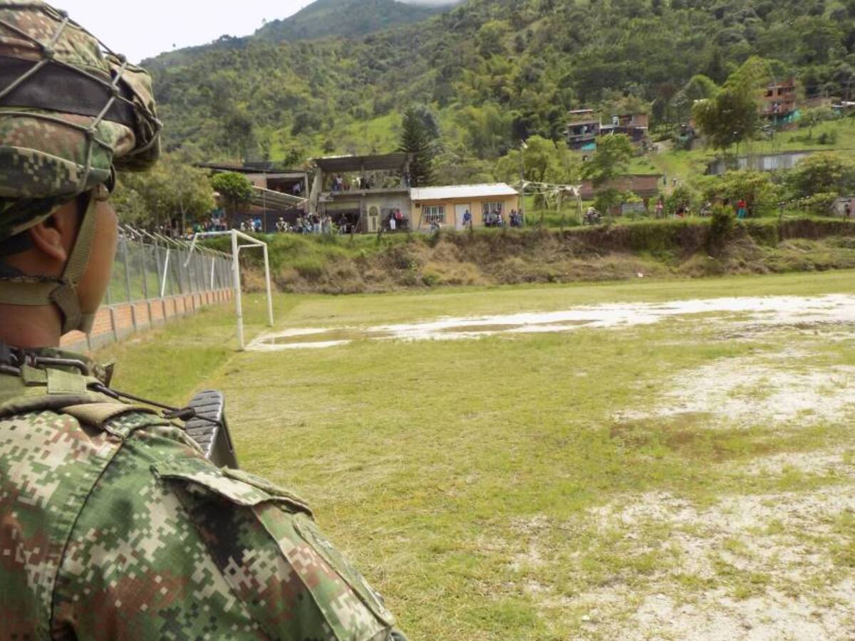 Combates entre Ejército y el ELN en Arauca dejan un soldado muerto