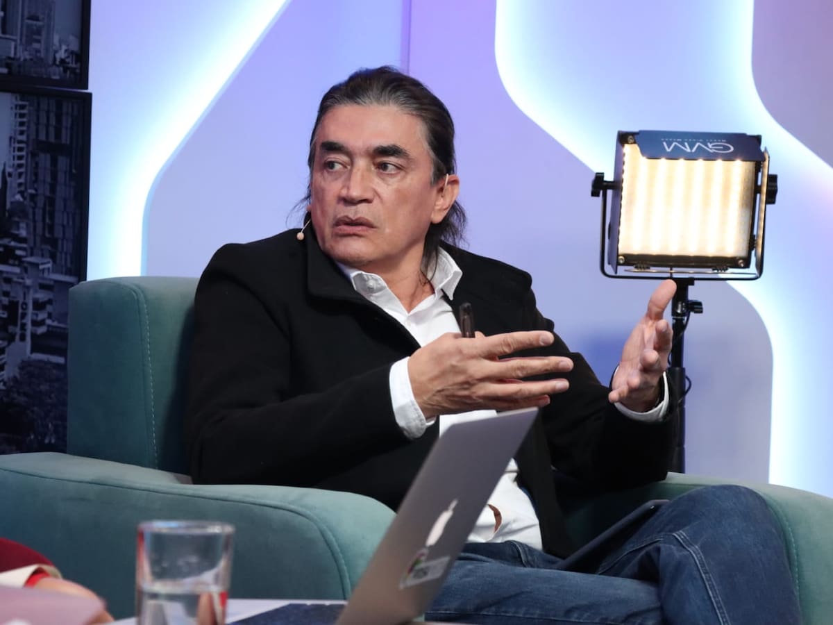 Candidato Gustavo Bolívar no controlaría protestas con el ESMAD, si llegara a la Alcaldía