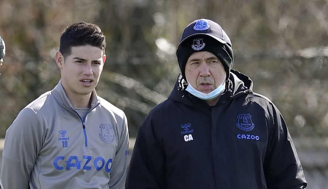 James Rodríguez y Carlo Ancelotti