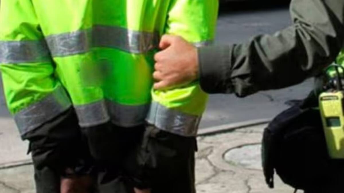 Capturan a dos policías por presuntos maltratos en una estación de Policía de Manizales