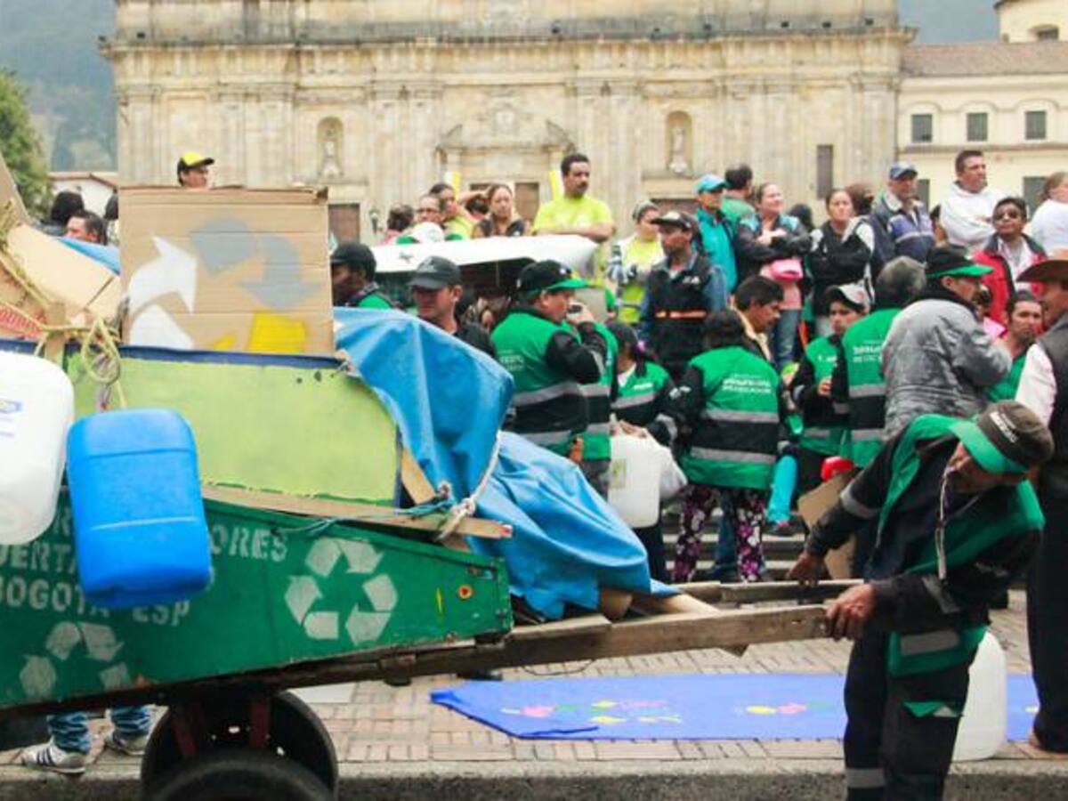 Distrito se compromete a pagar deudas a recicladores en Bogotá