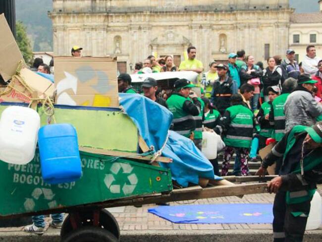 Distrito se compromete a pagar deudas a recicladores en Bogotá