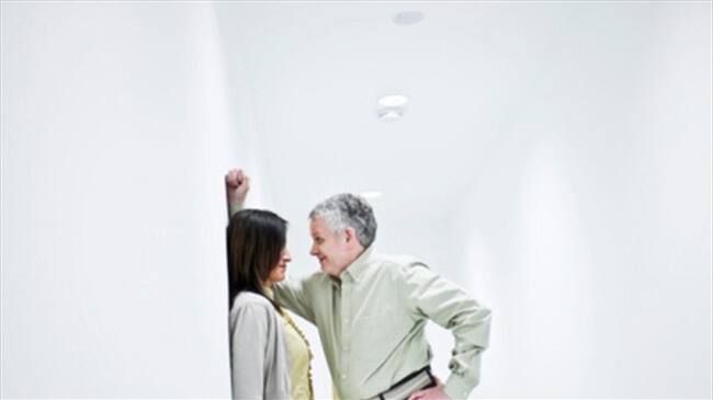 Una denuncia por presunto acoso sexual se ha hecho pública a través de Facebook y compromete al representante a la Cámara por Antioquia, Víctor Correa, del Polo Democrático.. Foto: Getty Images