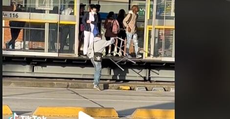 Milagro en Transmilenio Foto: Twitter