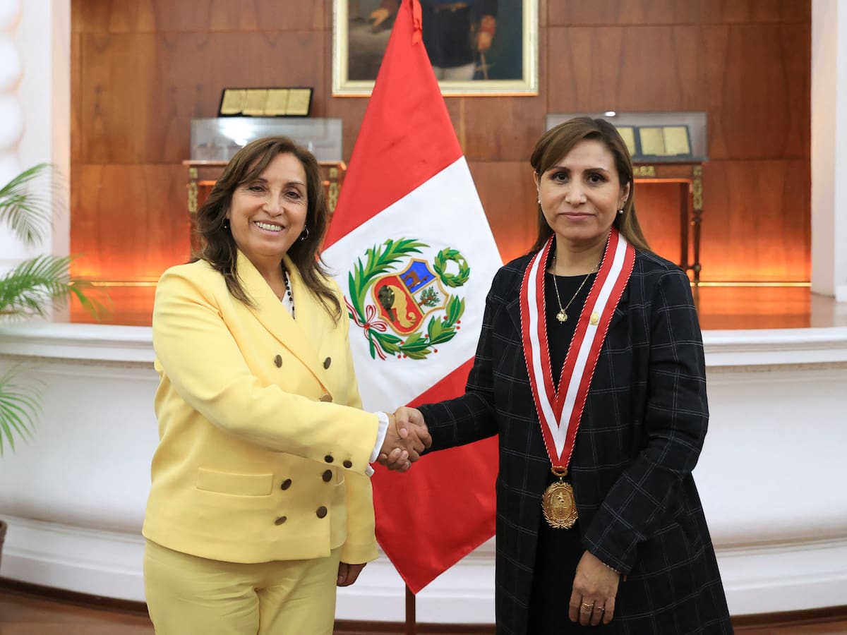 Destituyen fiscal general de Perú por interferir en investigación abierta a su hermana