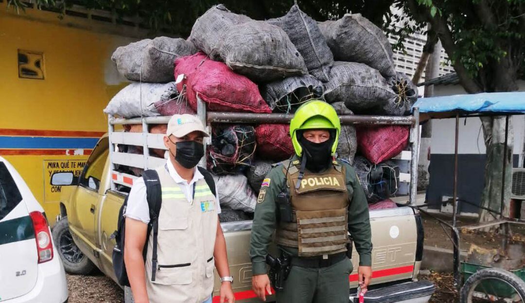 El caso fue puesto a manos de la Fiscalía porque la producción ilegal de carbón contribuye a la degradación y desforestación de bosques