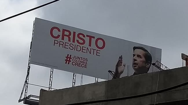 Aparece valla publicitaria del precandidato Juan Fernando Cristo en Barranquilla. Foto: Silvana Salas (W Radio)