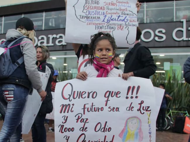 Venezolanos en Colombia marchan en apoyo a Juan Guaidó