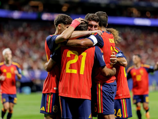 ATLANTA, UNITED STATES - JUNE 21: Mikel Oyarzabal of Spain celebrates 2-0 with Rodri of Spain, Aymeric Laporte of Spain, Pau Cubarsi of Spain, Marc Cucurella of Spain during the World Cup match between Spain v Saudi Arabia at the Atlanta Stadium on June 21, 2026 in Atlanta United States (Photo by Pablo Garcia/Soccrates/Getty Images)