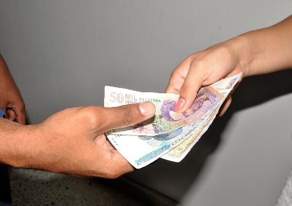 Las extorsiones van desde los 500 millones de pesos, hasta cobros que se les hacen a los pequeños comerciantes por 10 millones de pesos.