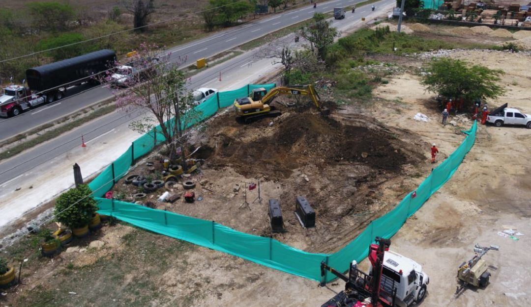 En el kilómetro 4 de la variante Mamonal Gambote se presentó un derrame de combustible por una válvula ilegal