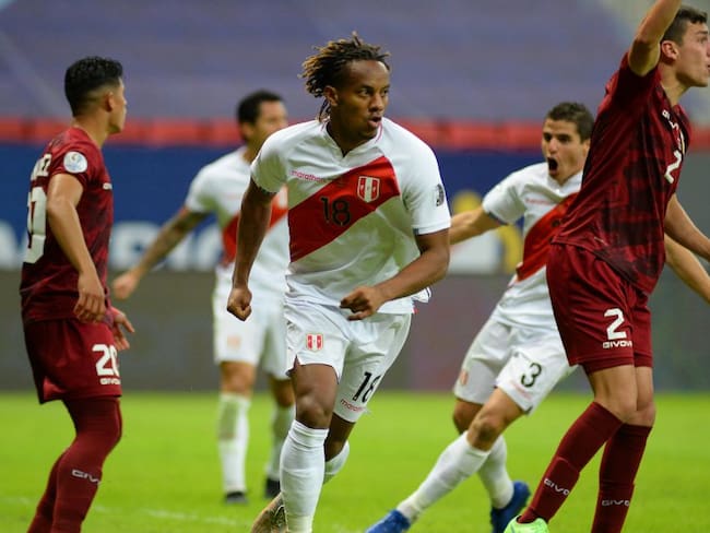 Perú le gana a Venezuela, la elimina y clasifica a cuartos de la Copa