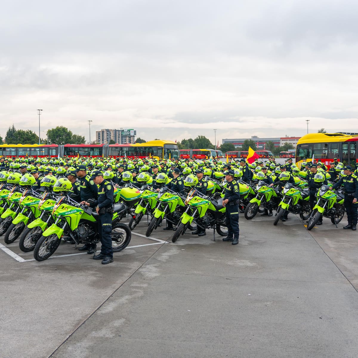 Entregan 225 motocicletas a la Policía de Bogotá destinadas a la seguridad de Transmilenio