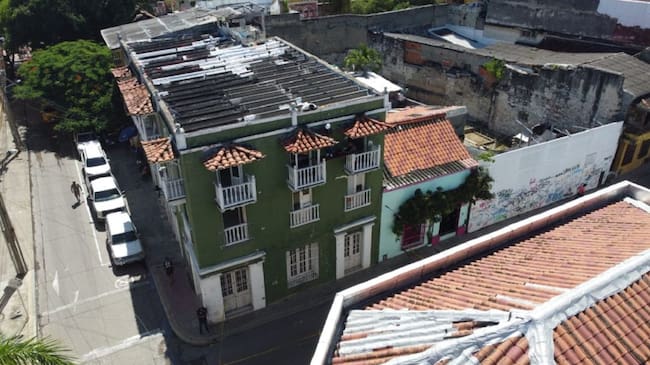 La Oficina de Gestión del Riesgo recomendó demoler el techo de un balcón del edificio Broncemar tras la caída de un barandal de madera