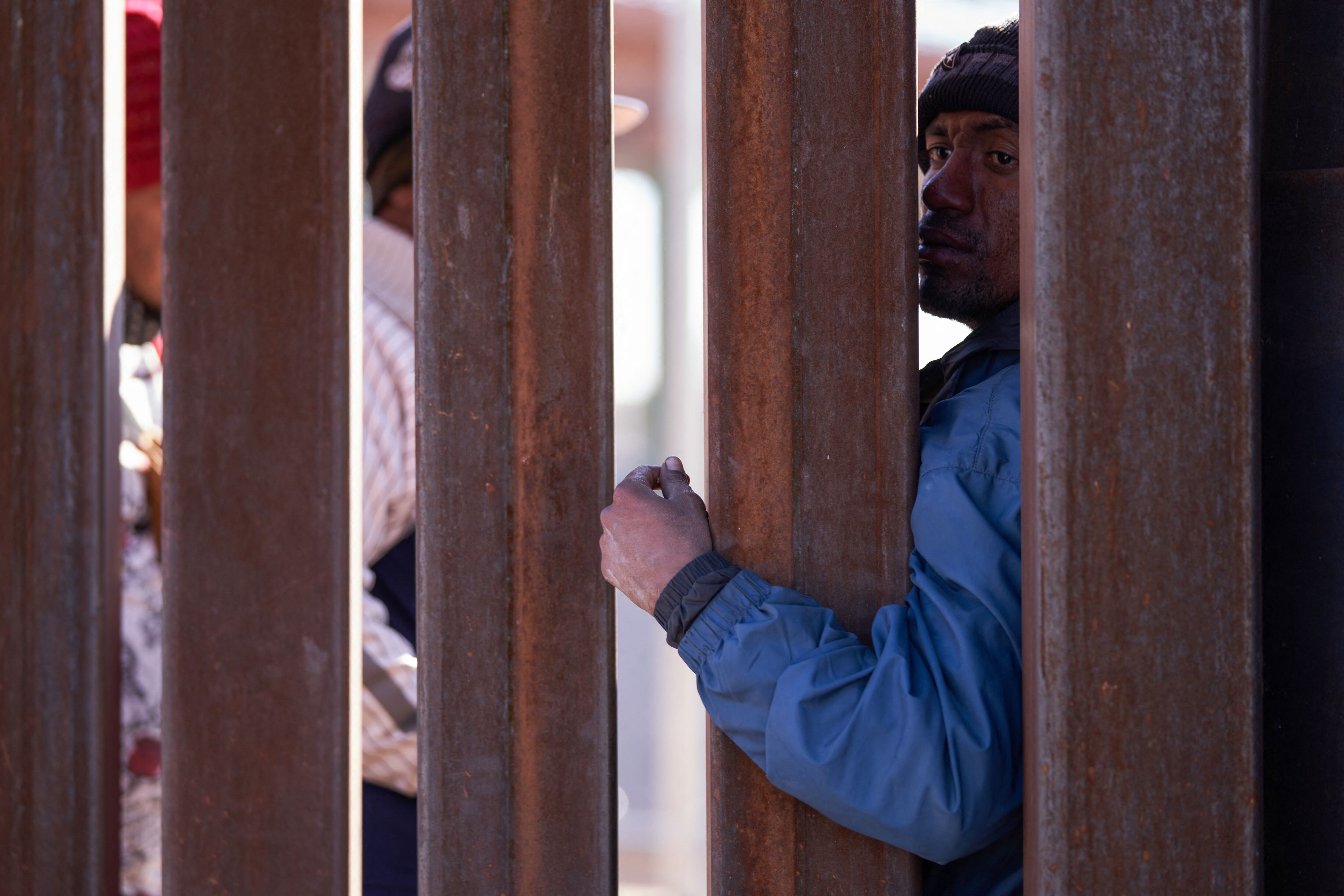 EE.UU. podría negar asilos en la frontera sur para controlar aumento de cruces irregulares