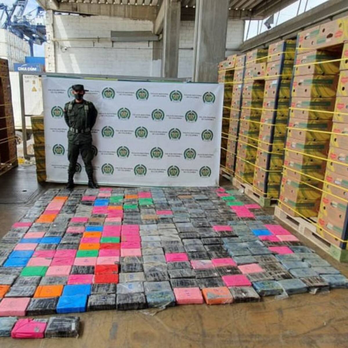 Agentes antidrogas confiscan cargamento de cocaína en puerto samario