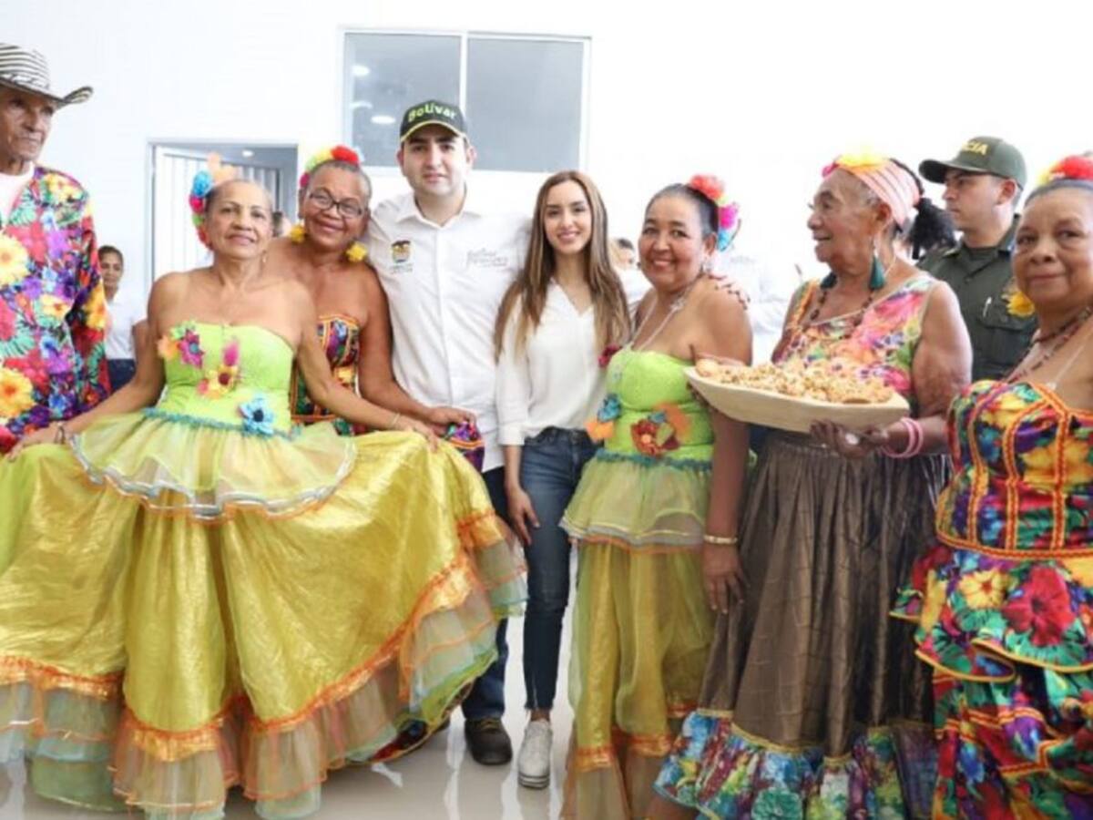 200 adultos mayores disfrutaron de una jornada de esparcimiento en Bolívar