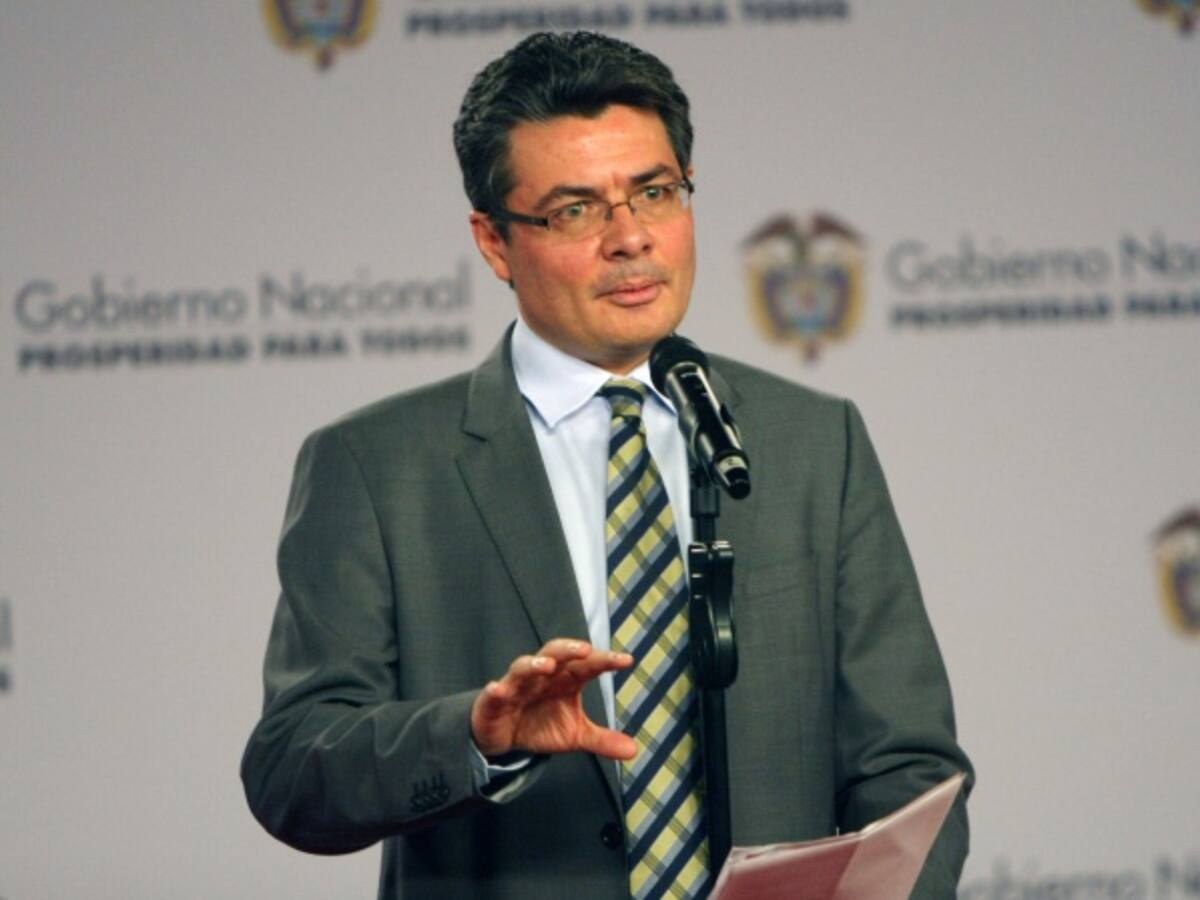 Ministerio de Hacienda debe 700.000 millones a Minsalud