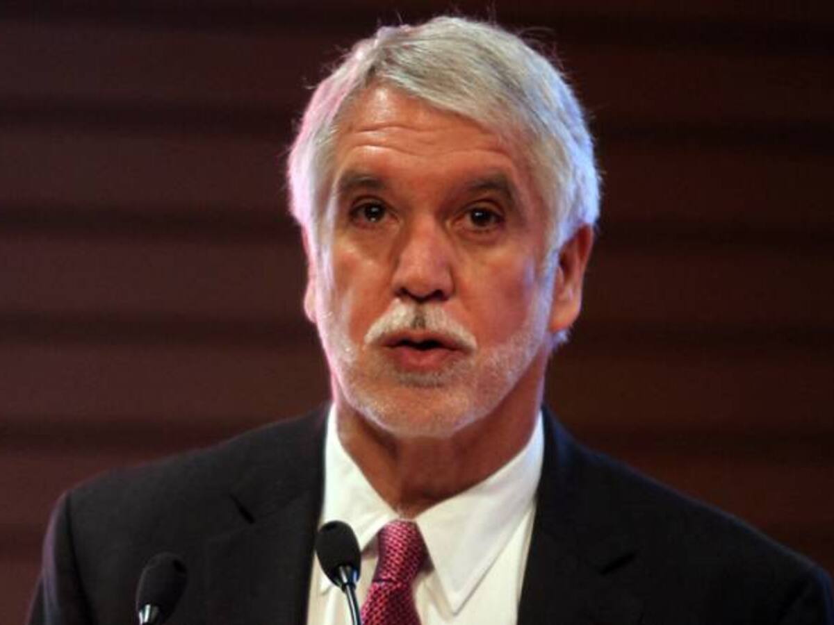 Hay que dar subsidios a los más necesitados, pero no hacer política irresponsable: Peñalosa