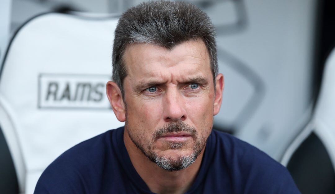 Juan Carlos Unzué dirigiendo un partido con el Girona en el 2019.