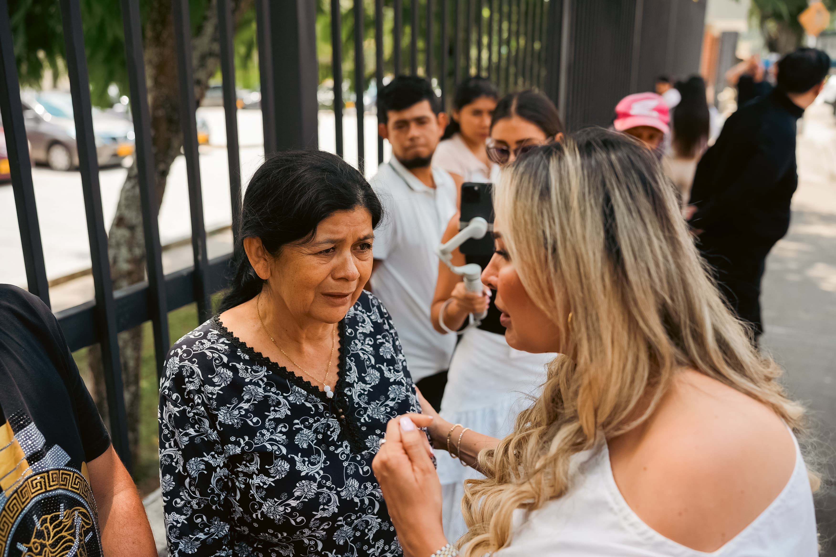Alcaldesa de Ibagué se reúne con la familia de joven muerto