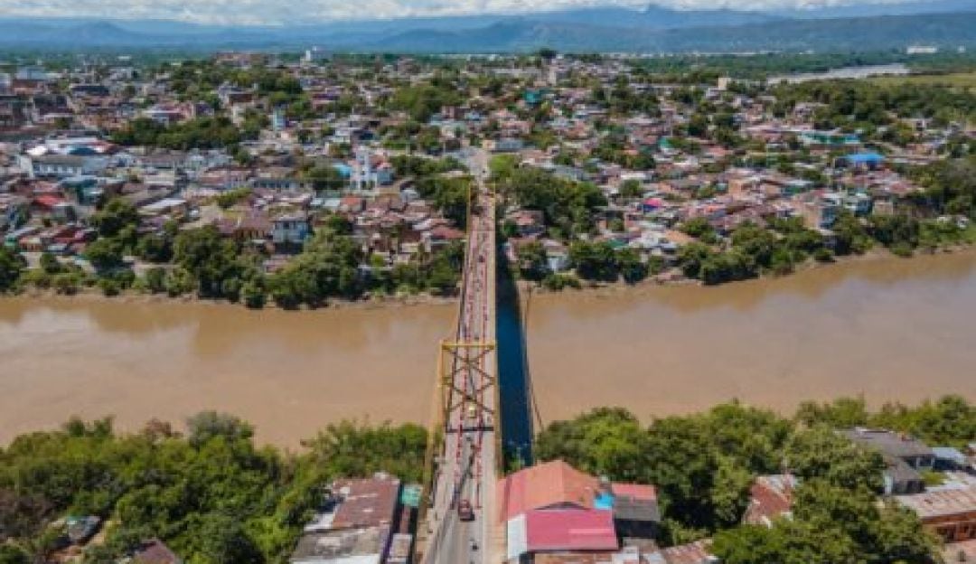 Puente Mariano Ospina entre Flandes y Girardot