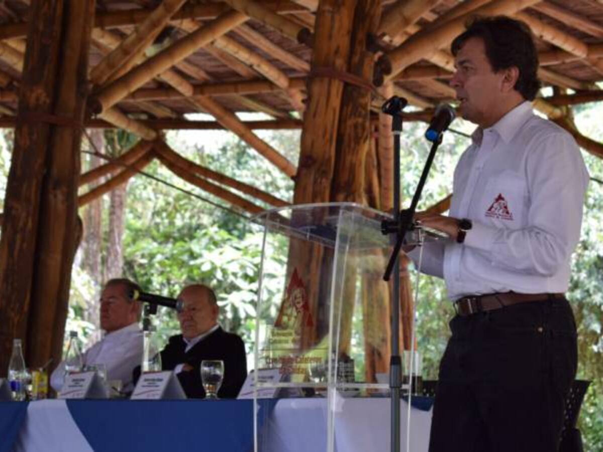 Roberto Vélez y su postura frente a la crisis económica de los cafeteros