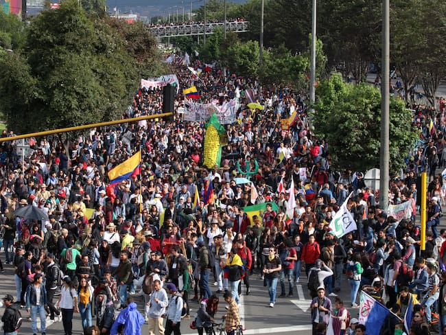 Protestas en Bogotá por parte del magisterio. Foto de Lokman Ilhan/Agencia Anadolu/Getty Images)