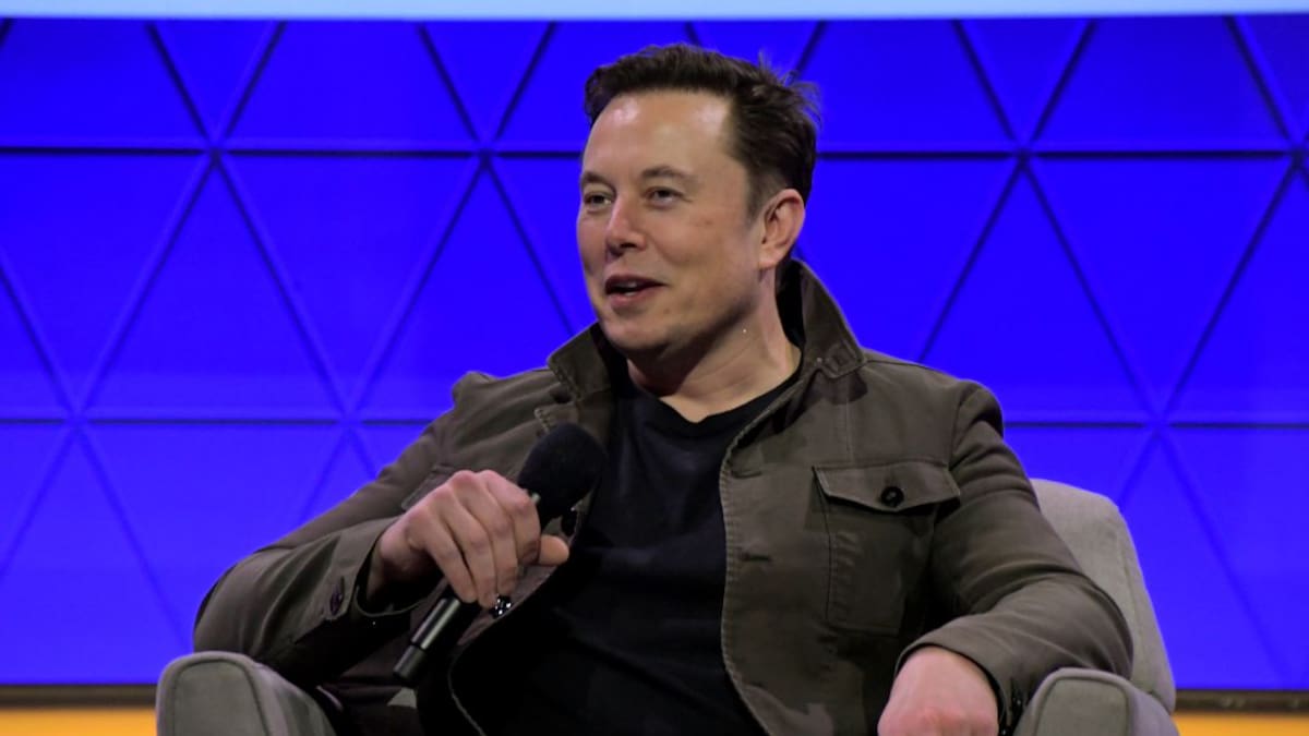 Elon Musk no usará vacuna contra COVID y llama "cabeza hueca" a Bill Gates