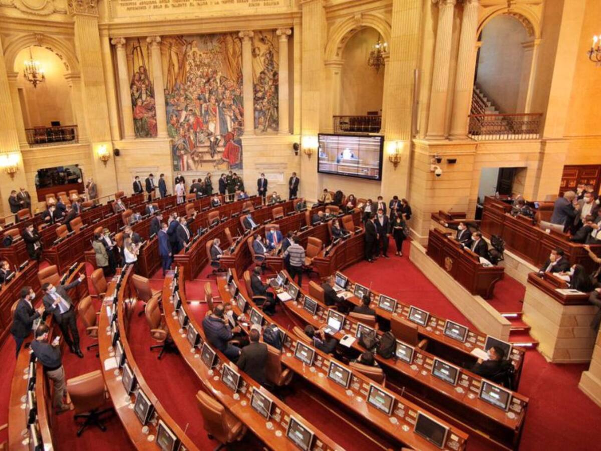 Comisión de Ética resolverá queja contra tres representantes a la Cámara