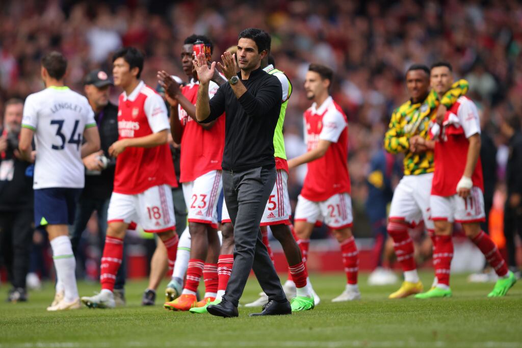 El técnico del Arsenal, Mikel Arteta, celebra el triunfo ante Tottenham (Photo by Marc Atkins/Getty Images)