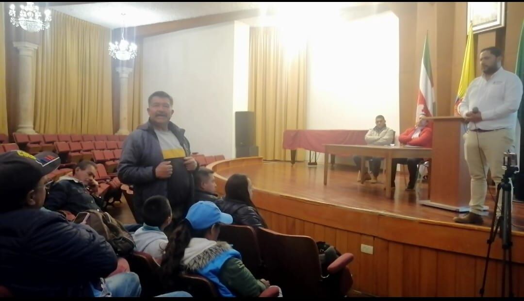 Socialización vendedores informales Tunja / Caracol Radio