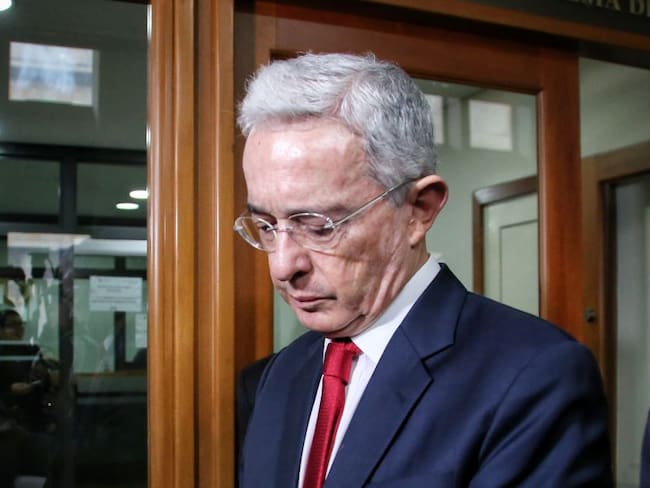 Fuertemente custodiado se encuentra Álvaro Uribe en su finca en Montería