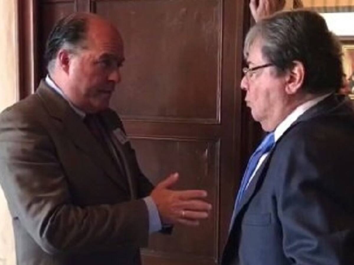 Canciller colombiano recibió a voceros de la oposición venezolana