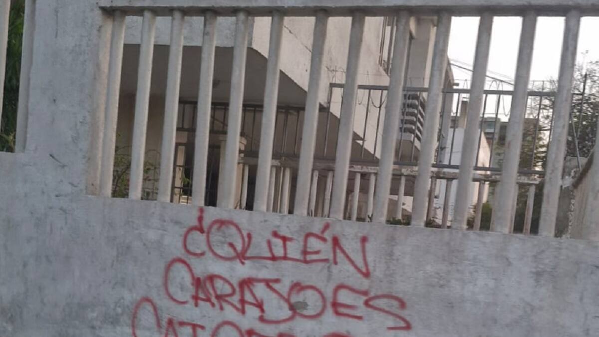 ‘¿Quién carajo es Caicedo?’: rechazan grafitis en paredes de Barranquilla