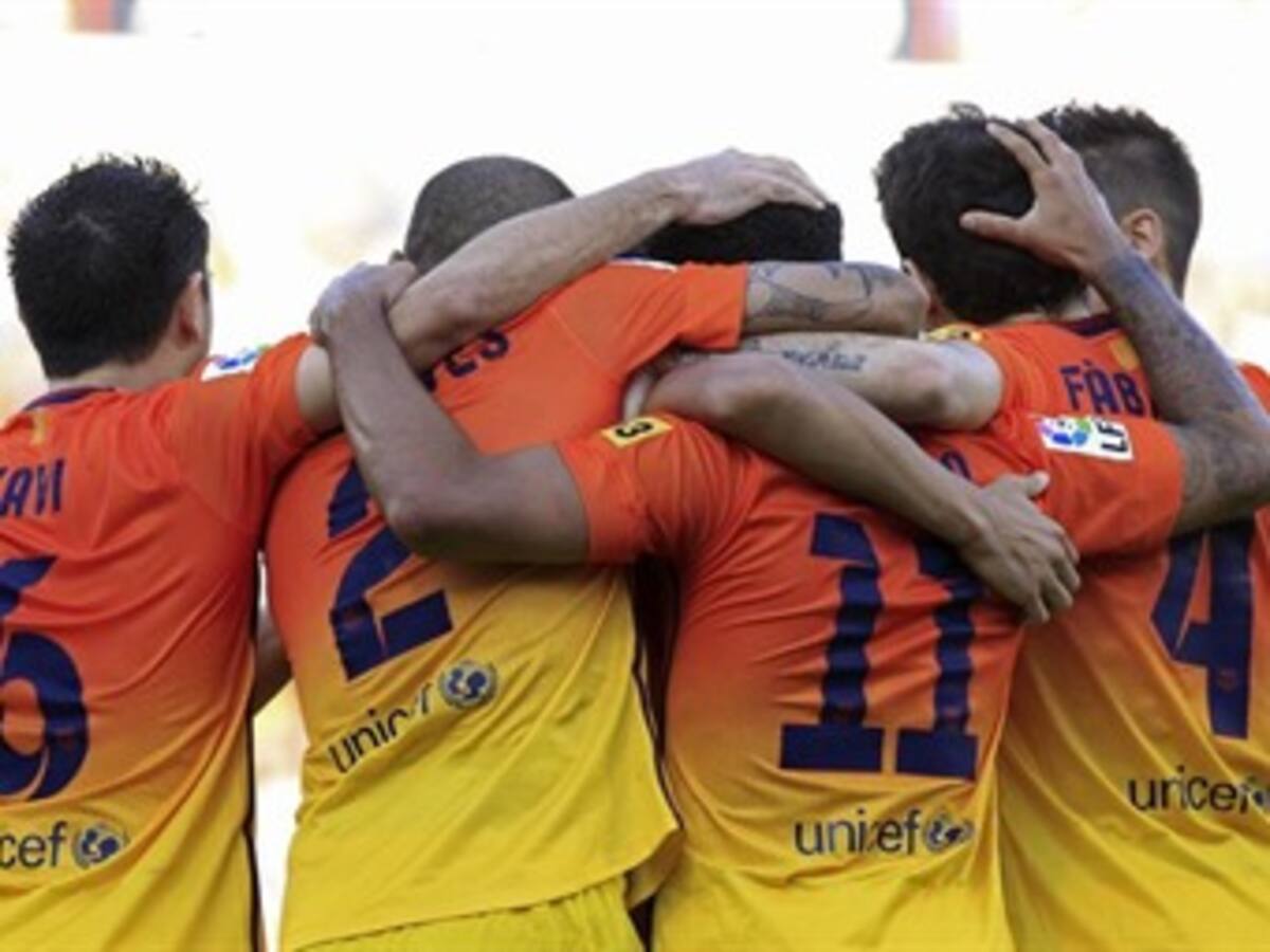 Barcelona le ganó 3-0 a Real Zaragoza y se acercó más al título